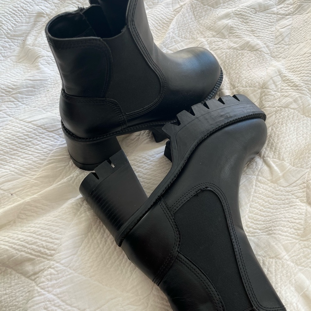 Chelsea Chunky boots